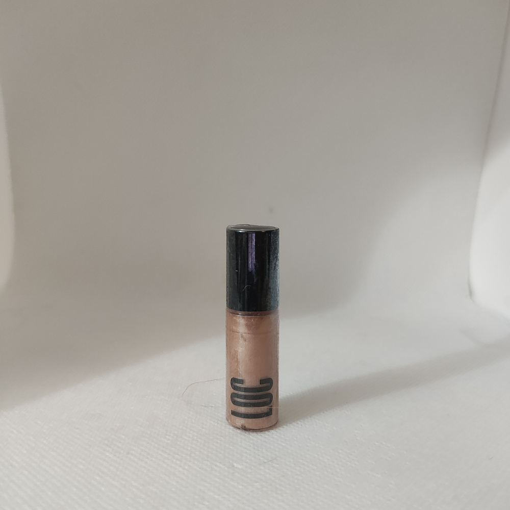 LOC Elegant Beige Luminous Lip Gloss Brand New And Sealed - Picture 4 of 4